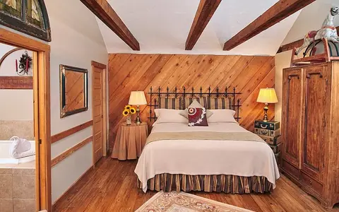 J. Palen House Bed & Breakfast