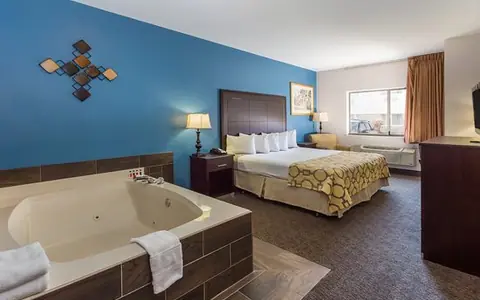 Baymont by Wyndham Lakeville