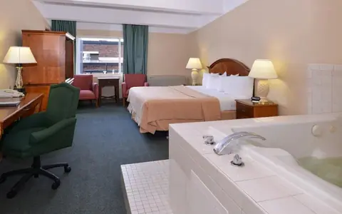 AmericInn by Wyndham Eau Claire