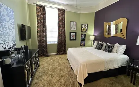 Old Capitol Inn