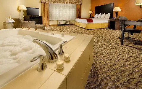 Holiday Inn Express & Suites Kalispell, an IHG hotel