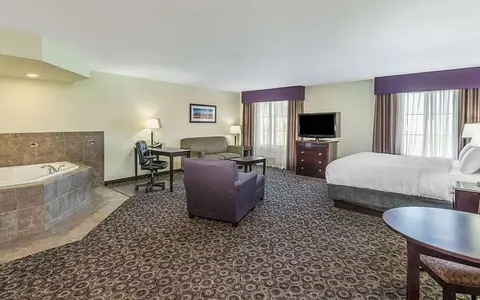 La Quinta Inn & Suites by Wyndham Las Vegas Airport South