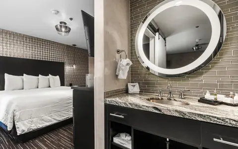 Ellis Island Hotel Super 8 Las Vegas