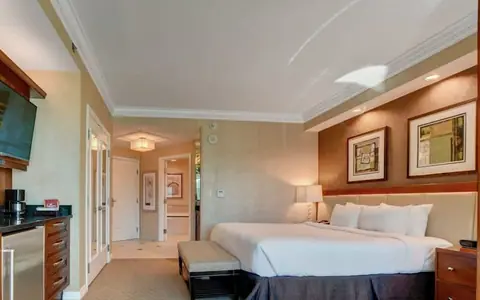 Owners Suites at Signature