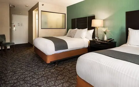 Silver Sevens Hotel & Casino