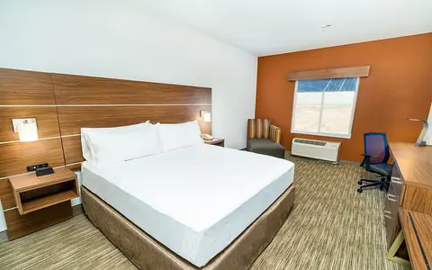 Holiday Inn Express & Suites Las Vegas SW - Spring Valley, an IHG hotel