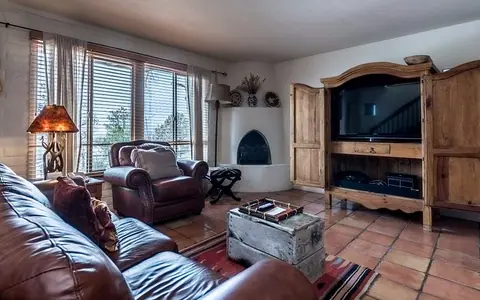 Fort Marcy Hotel Suites