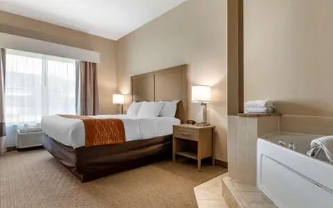 Comfort Suites Farmington