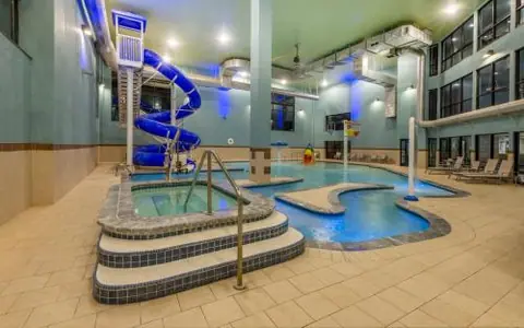 Holiday Inn Express & Suites North East (Erie I-90 Exit 41), an IHG hotel