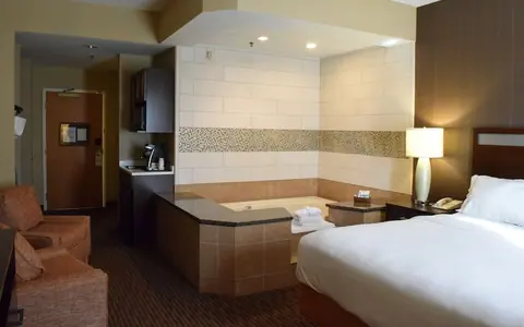 Holiday Inn Express & Suites Watertown-Thousand Islands, an IHG hotel