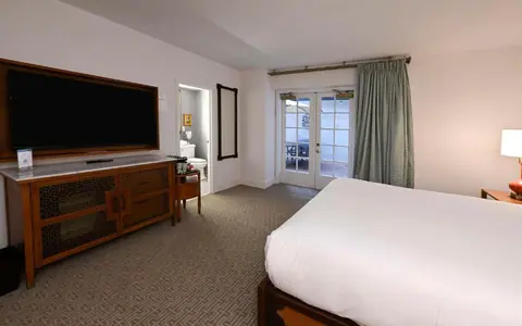 The Hotel Roanoke & Conference Center, Curio Collection By Hilton