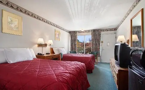 Days Inn by Wyndham Roanoke Civic Center