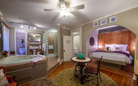 Front Street Inn