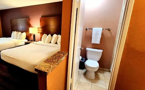 Best Western Plus Stovall's Inn