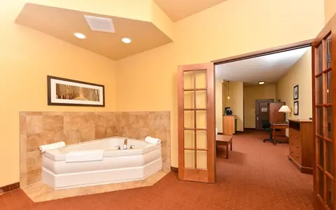 AmericInn by Wyndham Fargo Medical Center