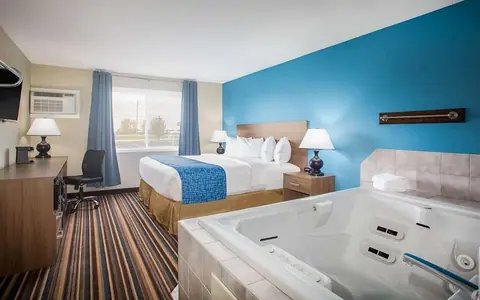 Travelodge by Wyndham Grand Forks
