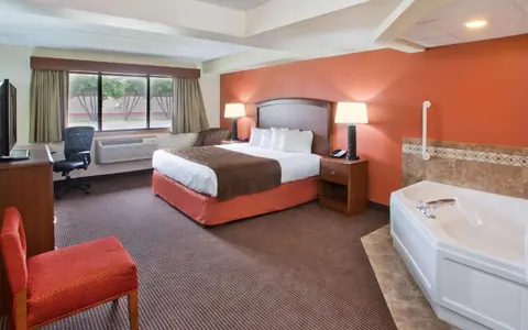 AmericInn by Wyndham Grand Forks