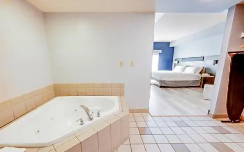 Holiday Inn Express & Suites Columbus OSU-Medical Center, an IHG hotel