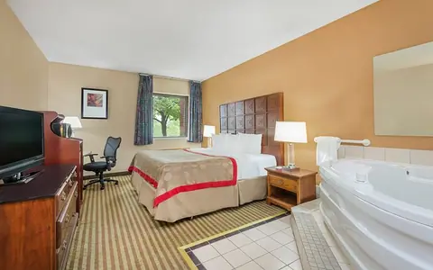 Ramada by Wyndham Columbus North