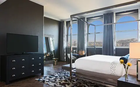 Renaissance Pittsburgh Hotel
