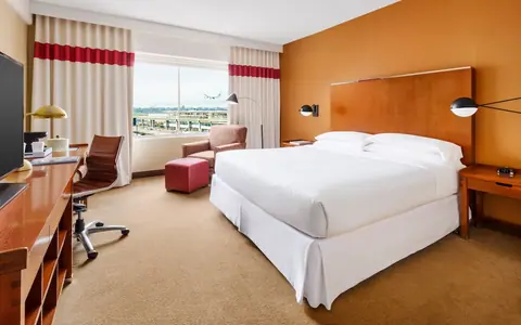 Four Points by Sheraton Los Angeles International Airport