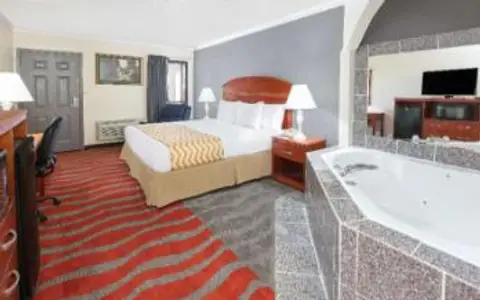 Travelodge by Wyndham Norman