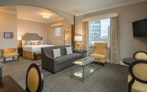 Mark Spencer Hotel