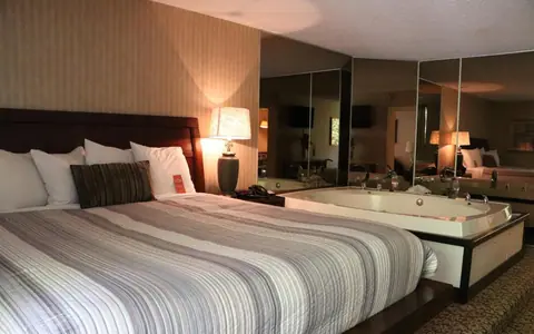 Grand Gateway Hotel