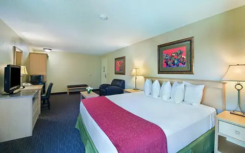 Oxford Suites Lancaster