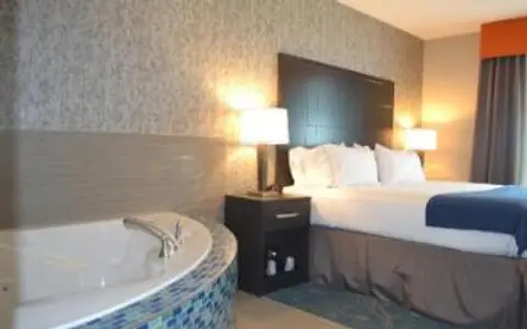 Holiday Inn Express & Suites Knoxville West - Papermill Dr,, an IHG hotel
