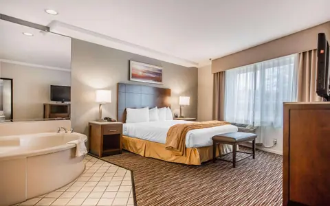 Quality Inn & Suites on the Beach