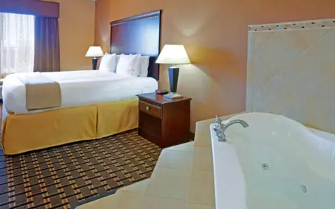 Comfort Inn & Suites near Medical Center