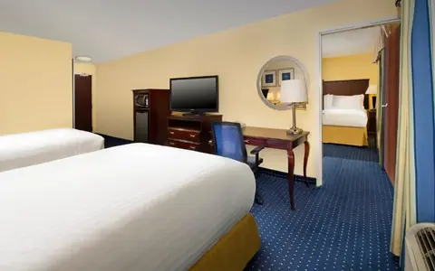 Holiday Inn Express & Suites San Antonio West-Seaworld Area, an IHG hotel