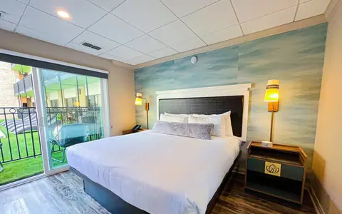 Riverwalk Plaza Hotel