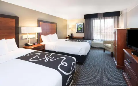 La Quinta Inn & Suites by Wyndham San Antonio Riverwalk