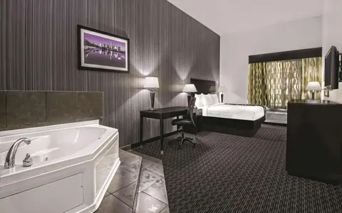 Hilton Austin