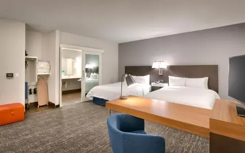 Hampton Inn  & Suites Anaheim Resort Convention Center