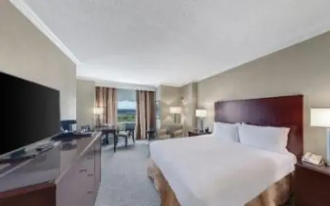Renaissance Dallas North Hotel