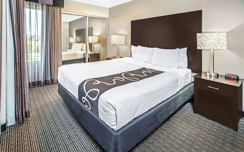 La Quinta Inn & Suites by Wyndham Anaheim