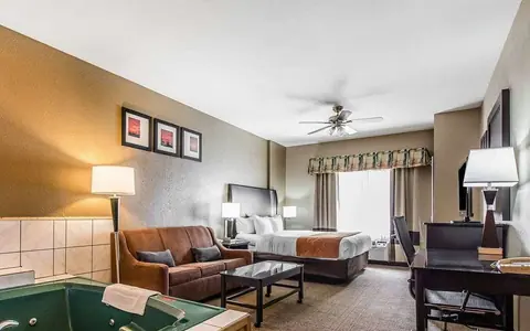 Country Inn & Suites by Radisson, Bakersfield, CA