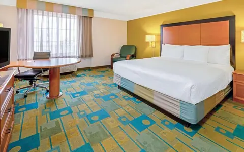 La Quinta Inn & Suites by Wyndham Salt Lake City Airport