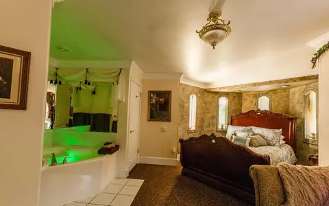 Castle Creek Inn