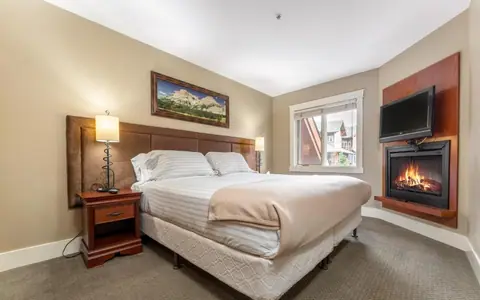 Solara Inn and Suites