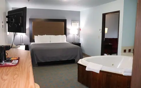 Bay Inn & Suites