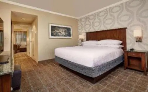 Embassy Suites by Hilton San Diego La Jolla