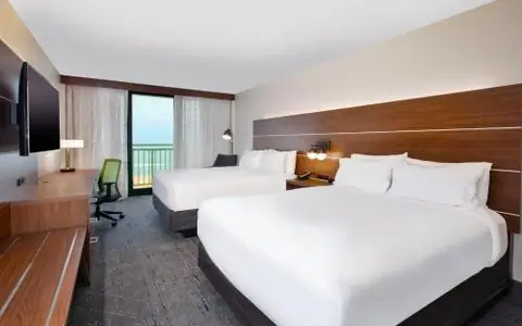 Holiday Inn Express & Suites VA Beach Oceanfront, an IHG hotel