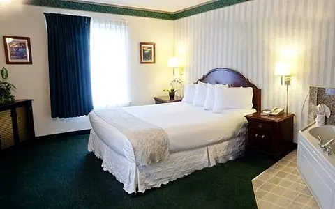 Dolphin Inn