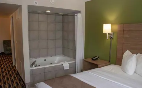 Quality Suites Lake Wright - Norfolk Airport