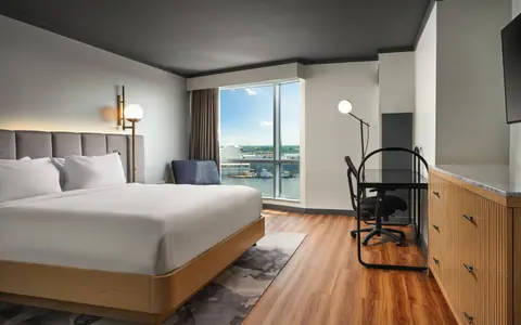 Renaissance Portsmouth-Norfolk Waterfront Hotel