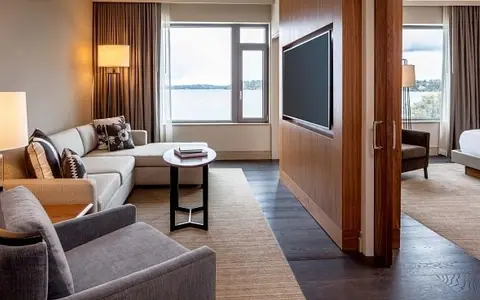 Hyatt Regency Lake Washington at Seattle's Southport
